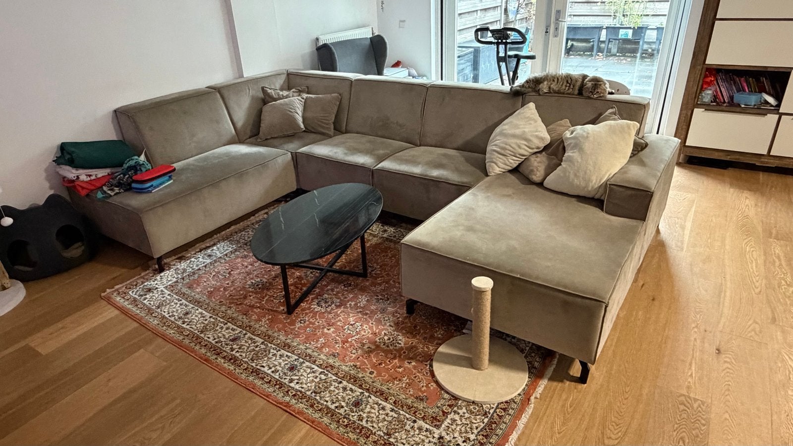 Diverse meubels: Hoekbank, eettafel, stoelen, tv-meubel, Huis en Inrichting, Ophalen, Gebruikt, 100 tot 125 cm, Hoekbank