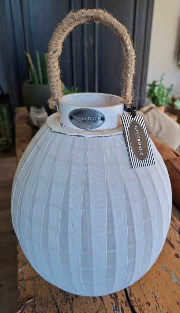 Lantaarn van Riverdale, Huis en Inrichting, Woonaccessoires | Kandelaars en Kaarsen, Ophalen of Verzenden, Zo goed als nieuw, Hout
