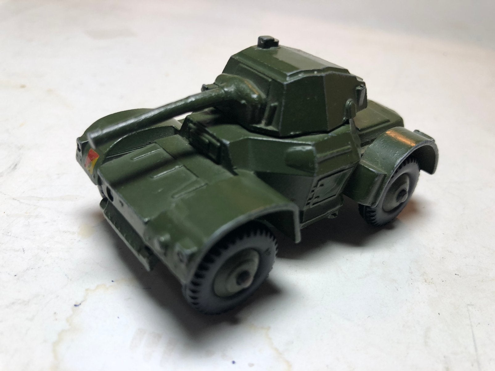Dinky Toys 670 Armored Car, Hobby en Vrije tijd, Ophalen of Verzenden, Zo goed als nieuw, Auto, Dinky Toys