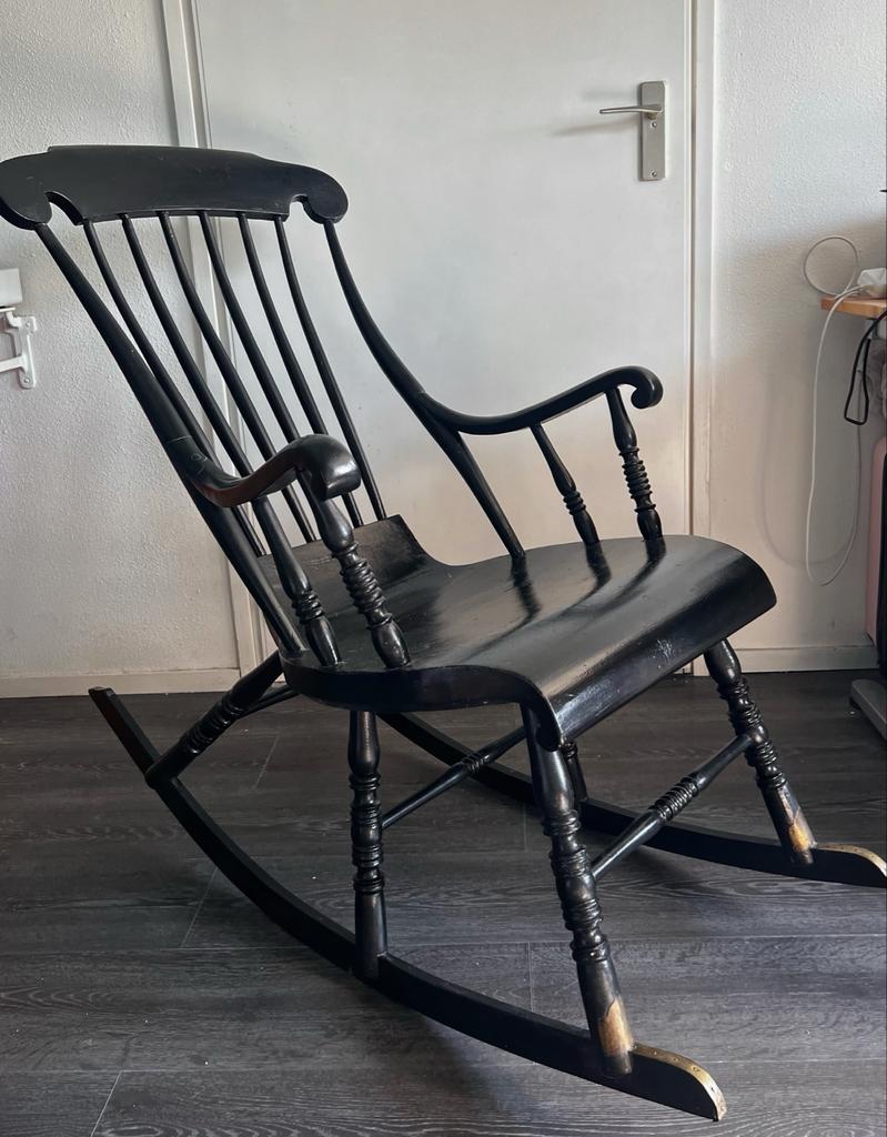 Antieke Zweedse schommelstoel (gungstol), Huis en Inrichting, Stoelen, Gebruikt, Zwart, Eén, Hout
