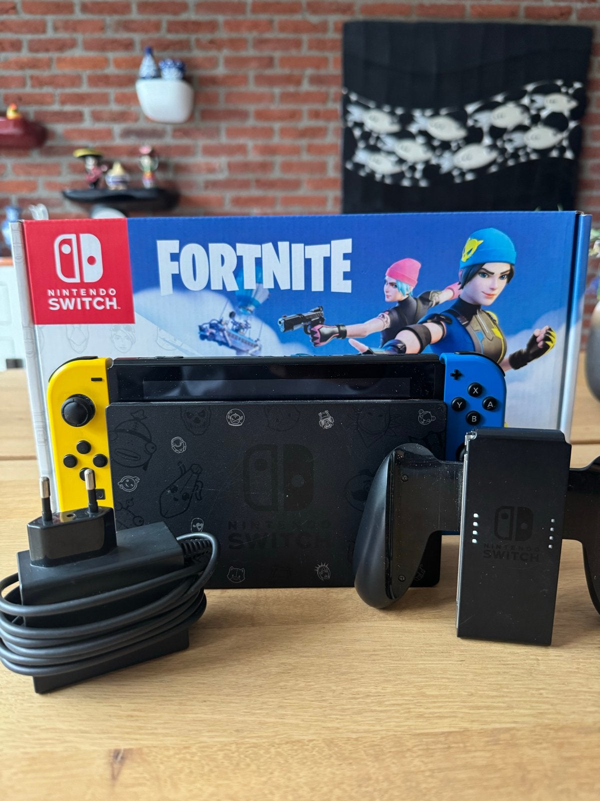 Nintendo Switch Fortnite Special Edition, Spelcomputers en Games, Switch 2019 Upgrade, Met games, Met 2 controllers, Ophalen of Verzenden