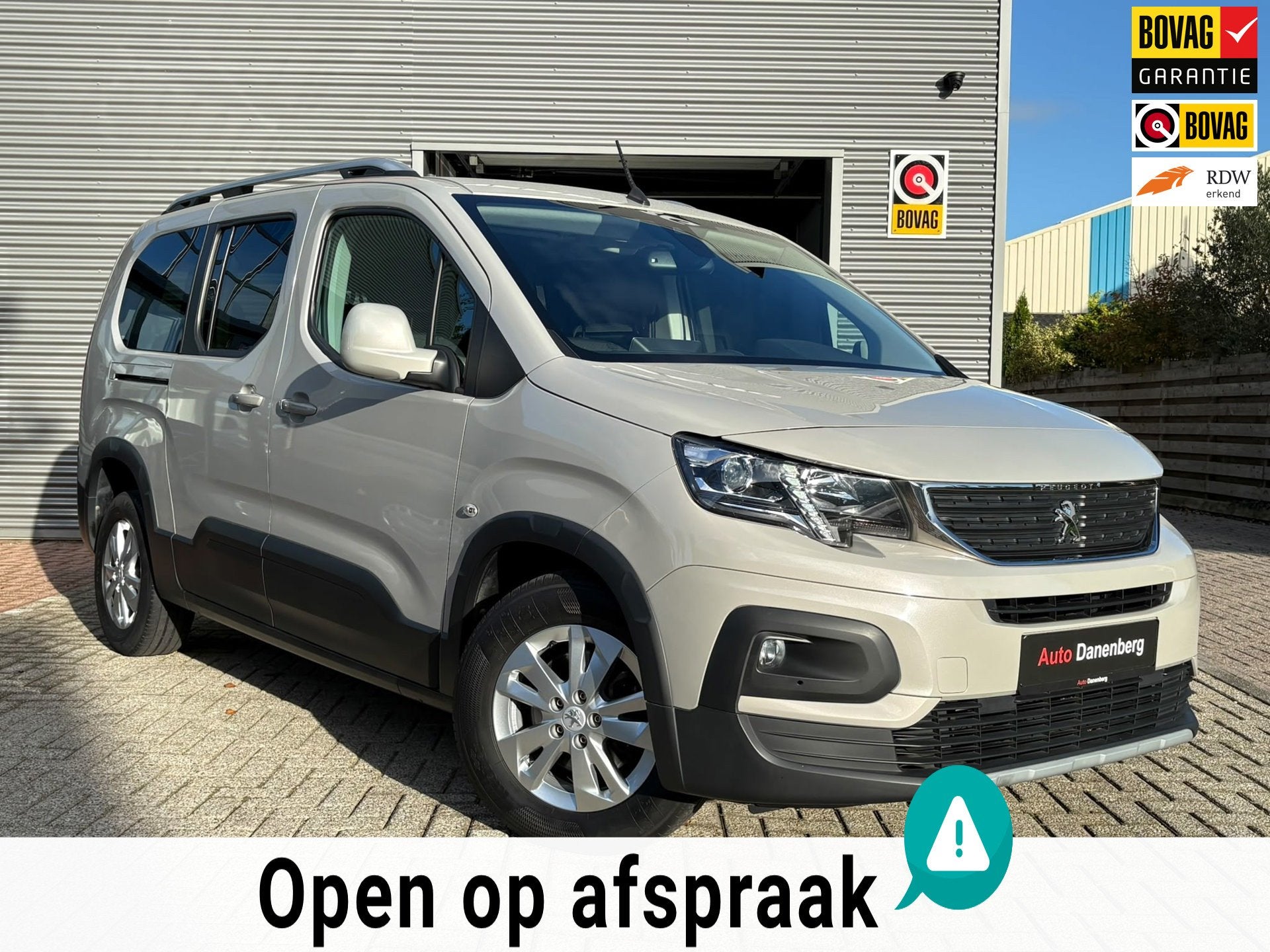 Peugeot Rifter Long 1.2 Puretech Long Allure 7p AUTOMAAT-GAR, Dealer onderhouden, Stof, Zwart, Adaptive Cruise Control