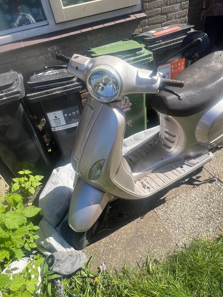 Snor scooter, Gebruikt, Maximaal 45 km/u, Senzo, Benzine