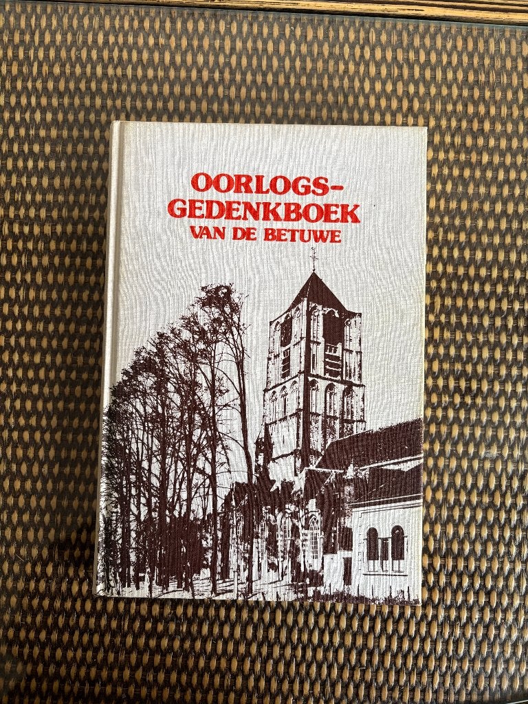 Volk in Nood - Oorlogsgedenkboek van de Betuwe - 1980, Ophalen of Verzenden, Algemeen, Tweede Wereldoorlog, Gelezen