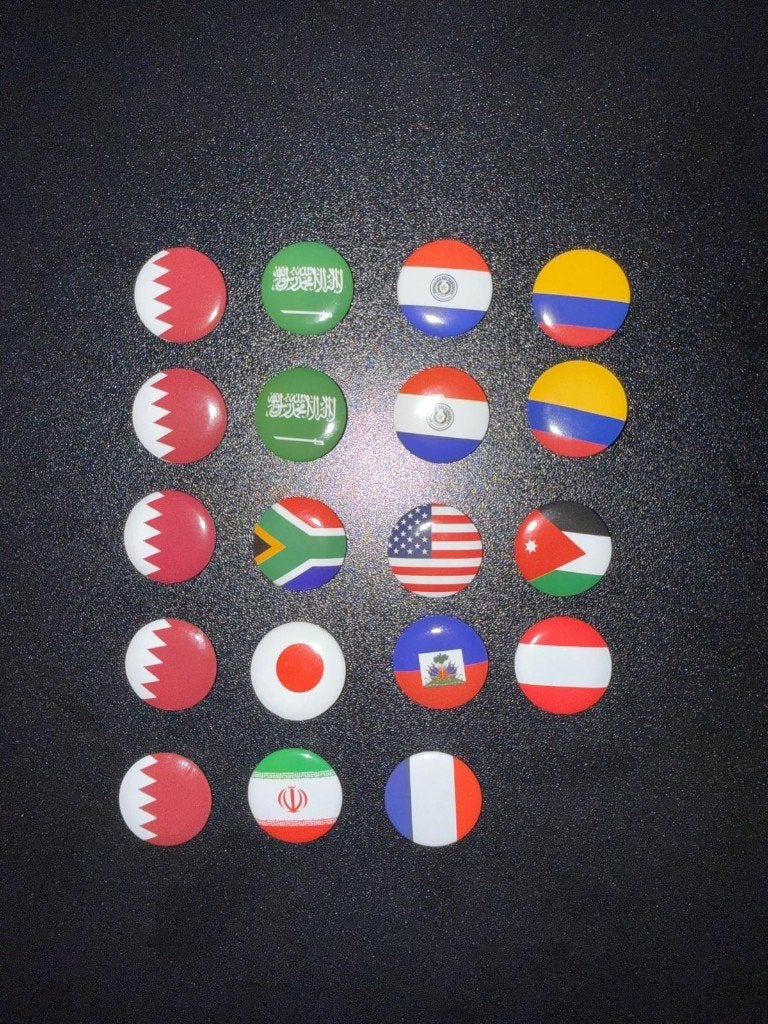 WK buttons Dekamarkt, Dekamarkt, Ophalen