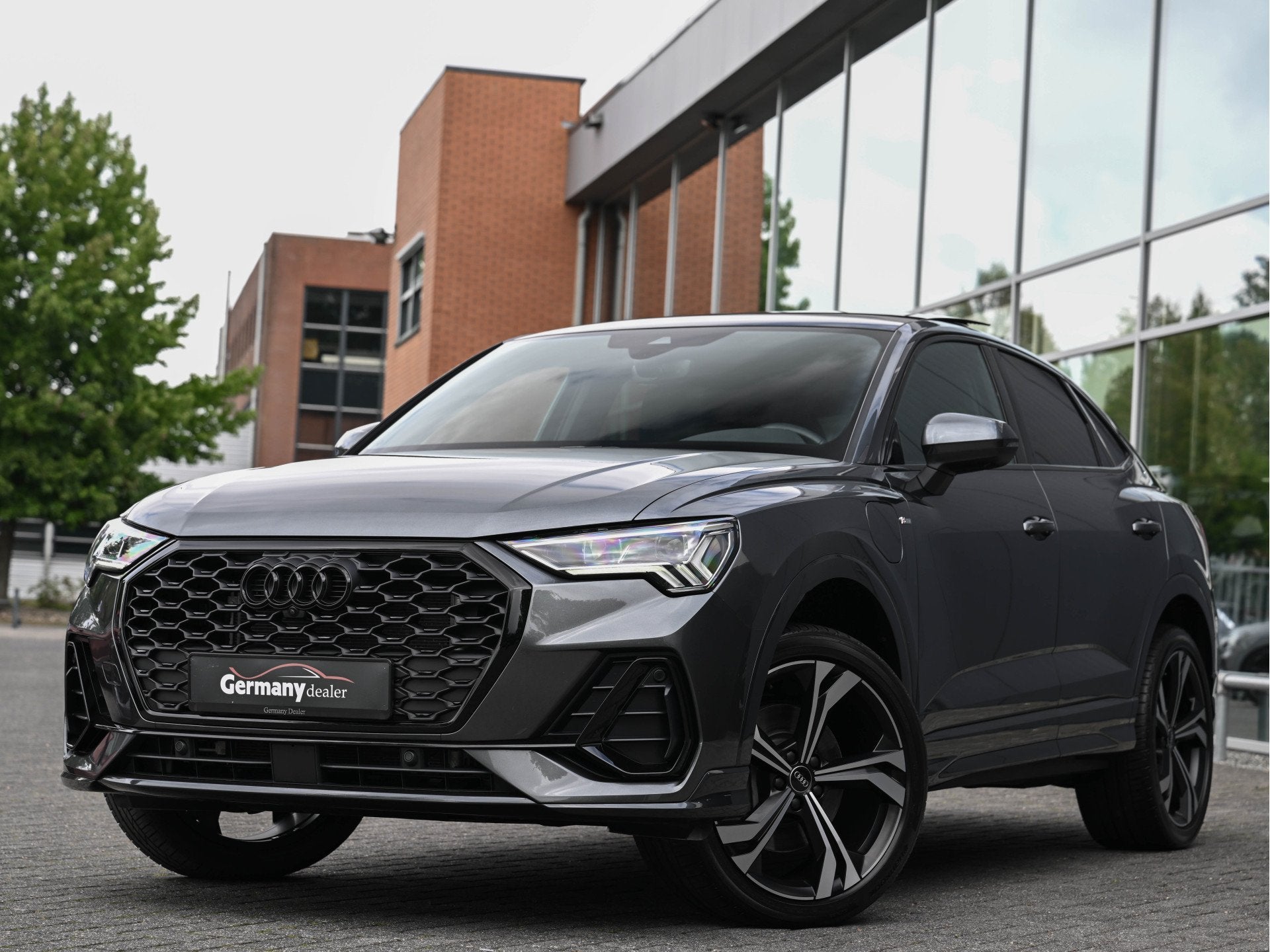 Audi Q3 Sportback 45TFSI E 245pk S-Line Pano Sonos El.Zetels, Auto's, Dealer onderhouden, Gebruikt, Zwart, Met garantie (alle)