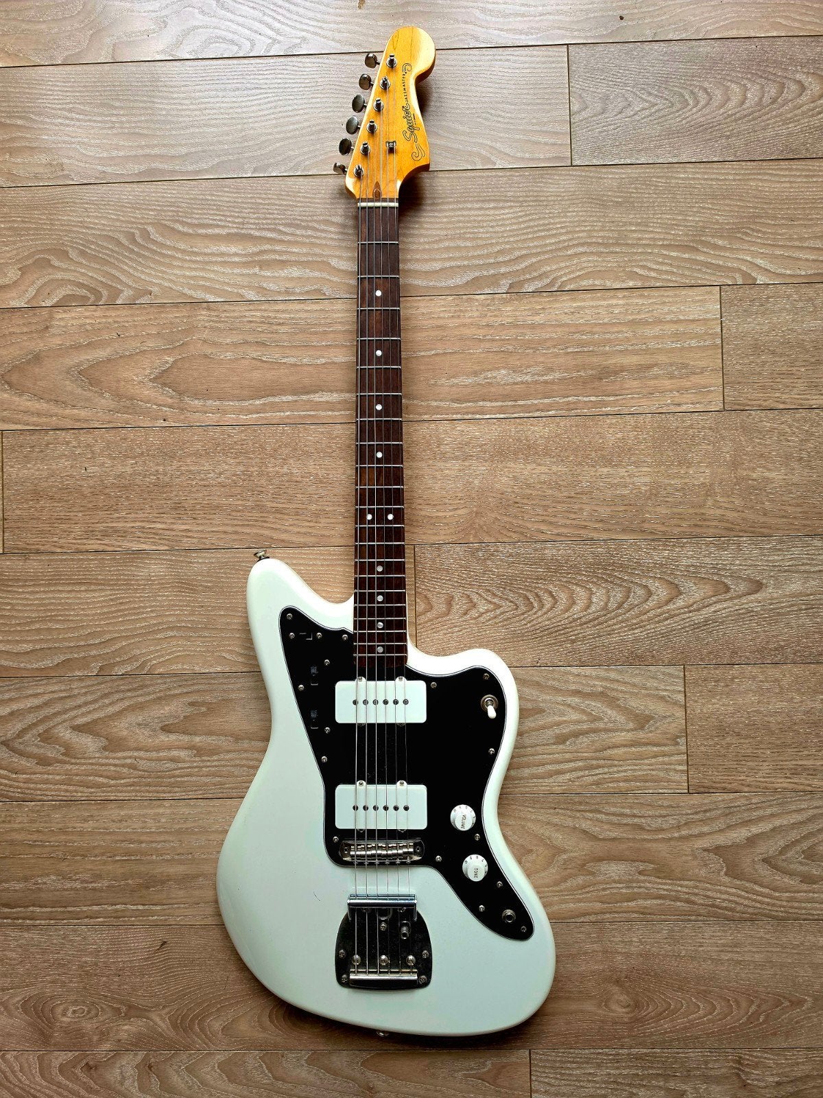 Squier Jazzmaster Classic vibe 60's, Muziek en Instrumenten, Ophalen of Verzenden, Zo goed als nieuw, Solid body, Fender