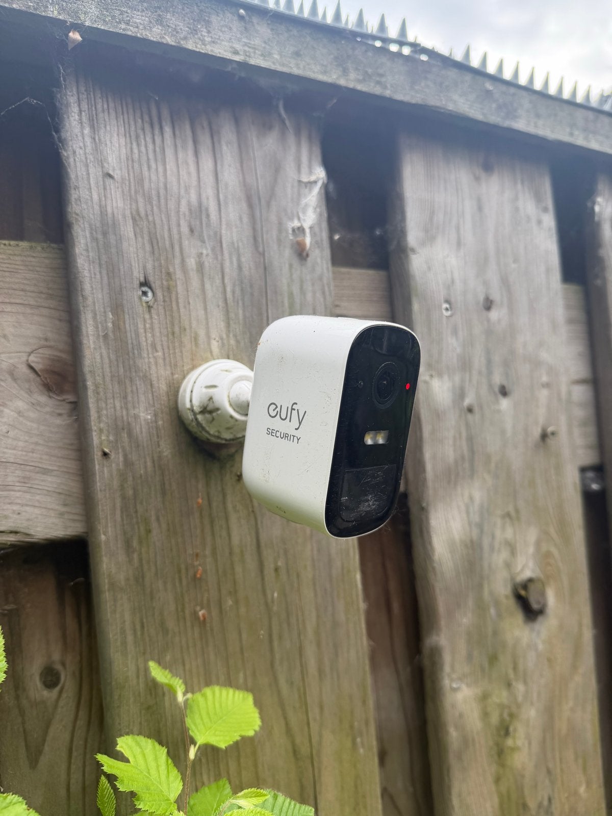 Eufy 2C Beveiligingscamera - Draadloos en Weerbestendig, Ophalen of Verzenden, Gebruikt, Buitencamera