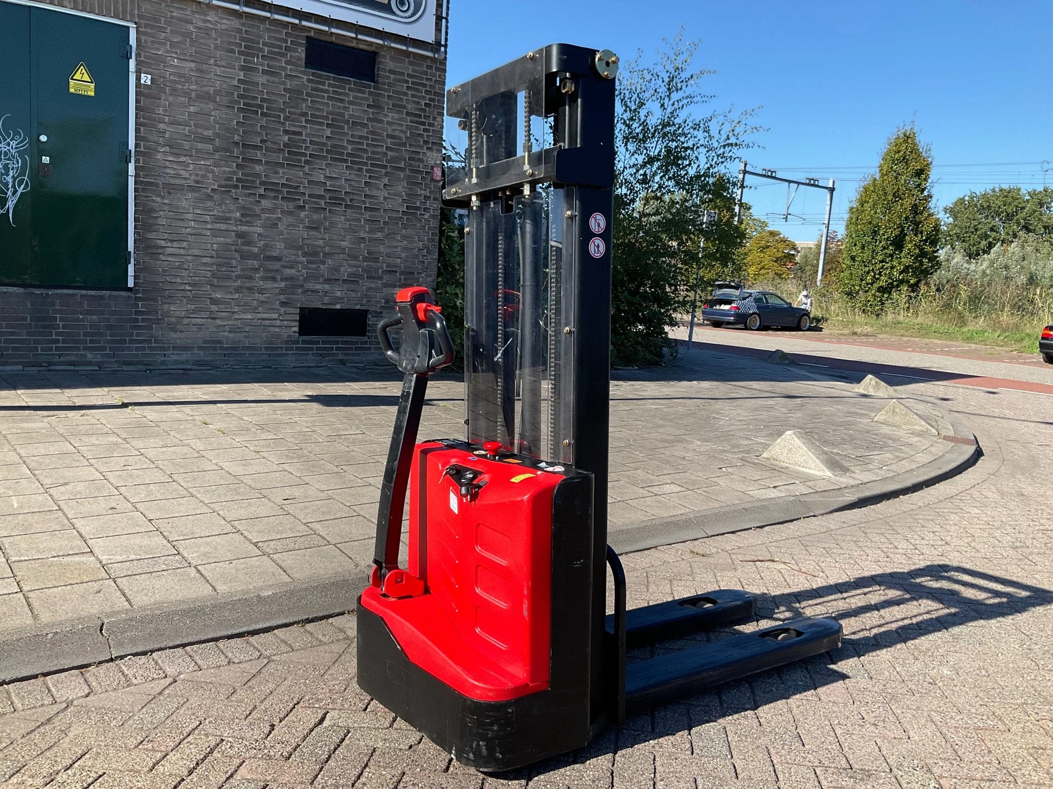 EP ES12-12ES 1200KG 2.70METER STAPELAAR / HEFTRUCK, Stapelaar, Ep, 1000 tot 2000 kg, Marconistraat 2
3133KL  Vlaardingen, NL