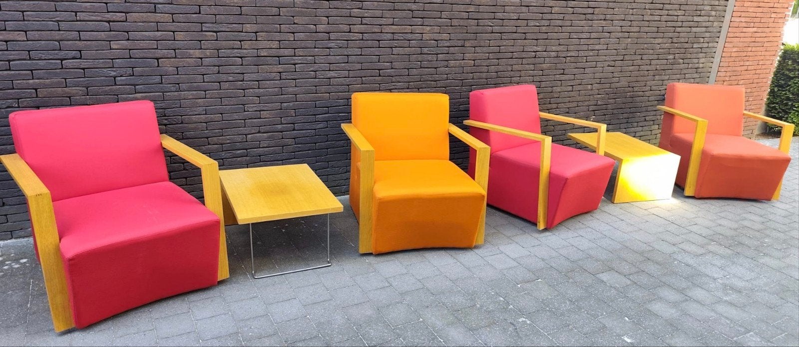 4 Mobitec Fauteuils en bijhorende tafeltjes, Ophalen, Minder dan 75 cm, 50 tot 75 cm