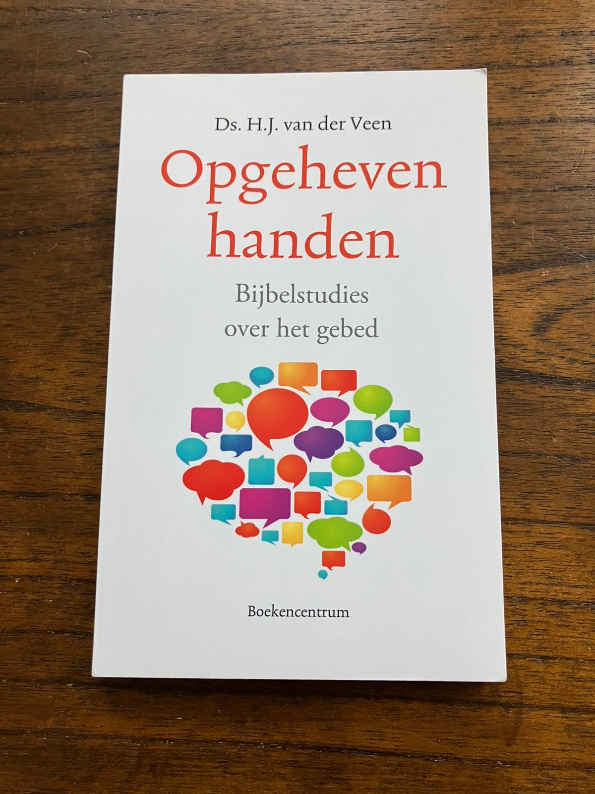 Ds H.J. van der Veen - Opgeheven handen, Ophalen of Verzenden, Zo goed als nieuw, Christendom | Katholiek