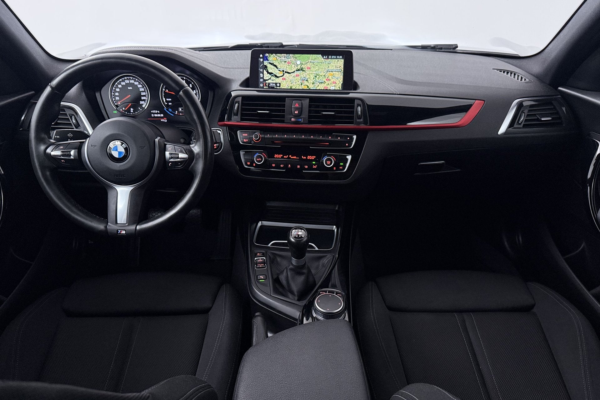 BMW 1-serie 118i Executive (NAVIGATIE, CAMERE, SPORTSTOELEN,, 1-Serie, Automatische klimaatregeling, Leder, Bedrijf