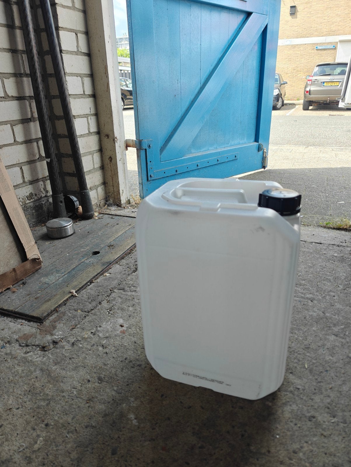Jerry can, Minder dan 75 liter, Ophalen