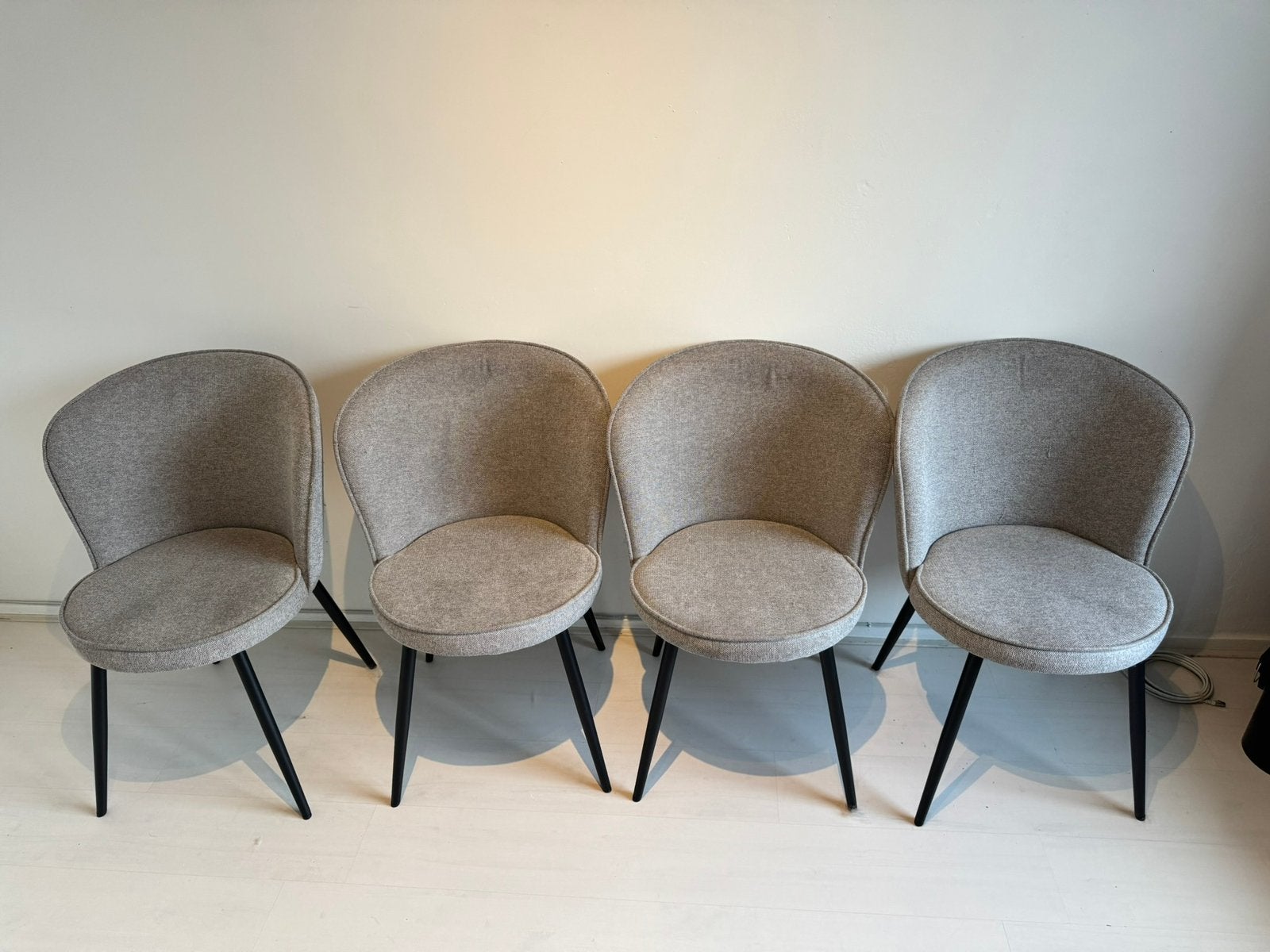 4x Eetkamerstoelen, Ophalen, Zo goed als nieuw, Grijs, Stof
