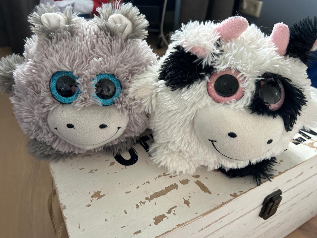 Schattige knuffels: ezel en koe met grote ogen, Kinderen en Baby's, Speelgoed | Knuffels en Pluche, Overige merken, Grijs, Ophalen of Verzenden