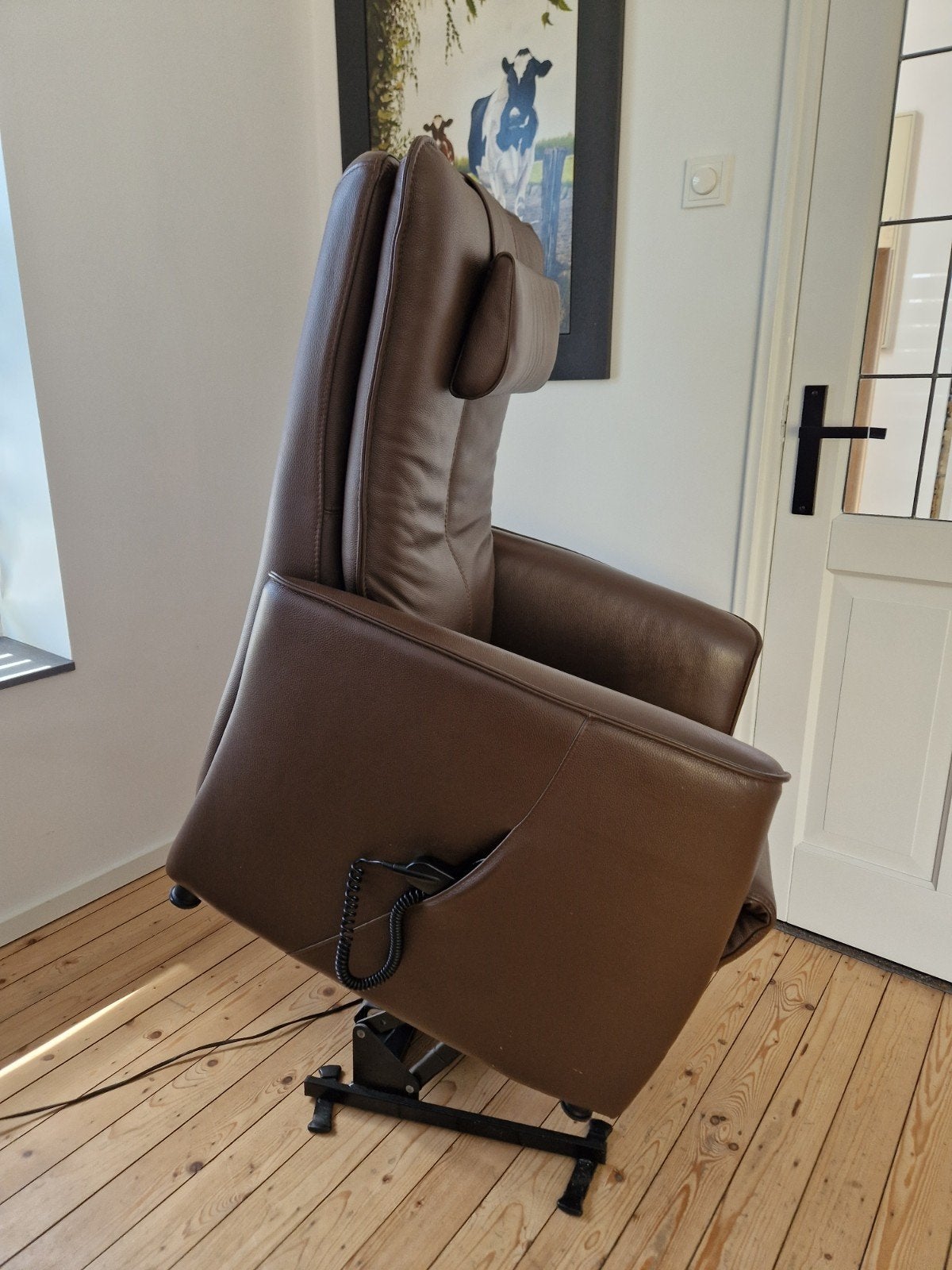 Sta op stoel leder electrische relaxfauteuil donkerbruin, Ophalen of Verzenden, Zo goed als nieuw, Modern, 50 tot 75 cm