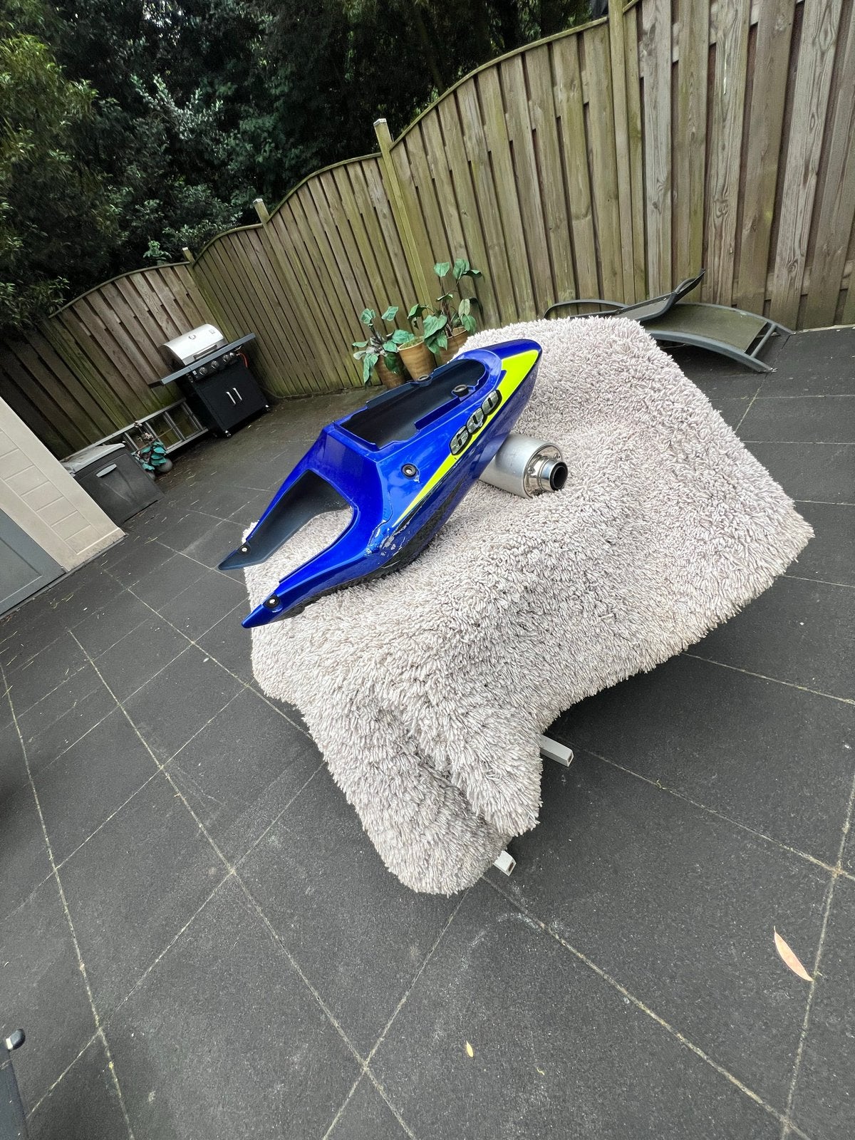 Suzuki GSXR 600/750 K6/K7 achterkuip en uitlaat, Ophalen of Verzenden, Gebruikt
