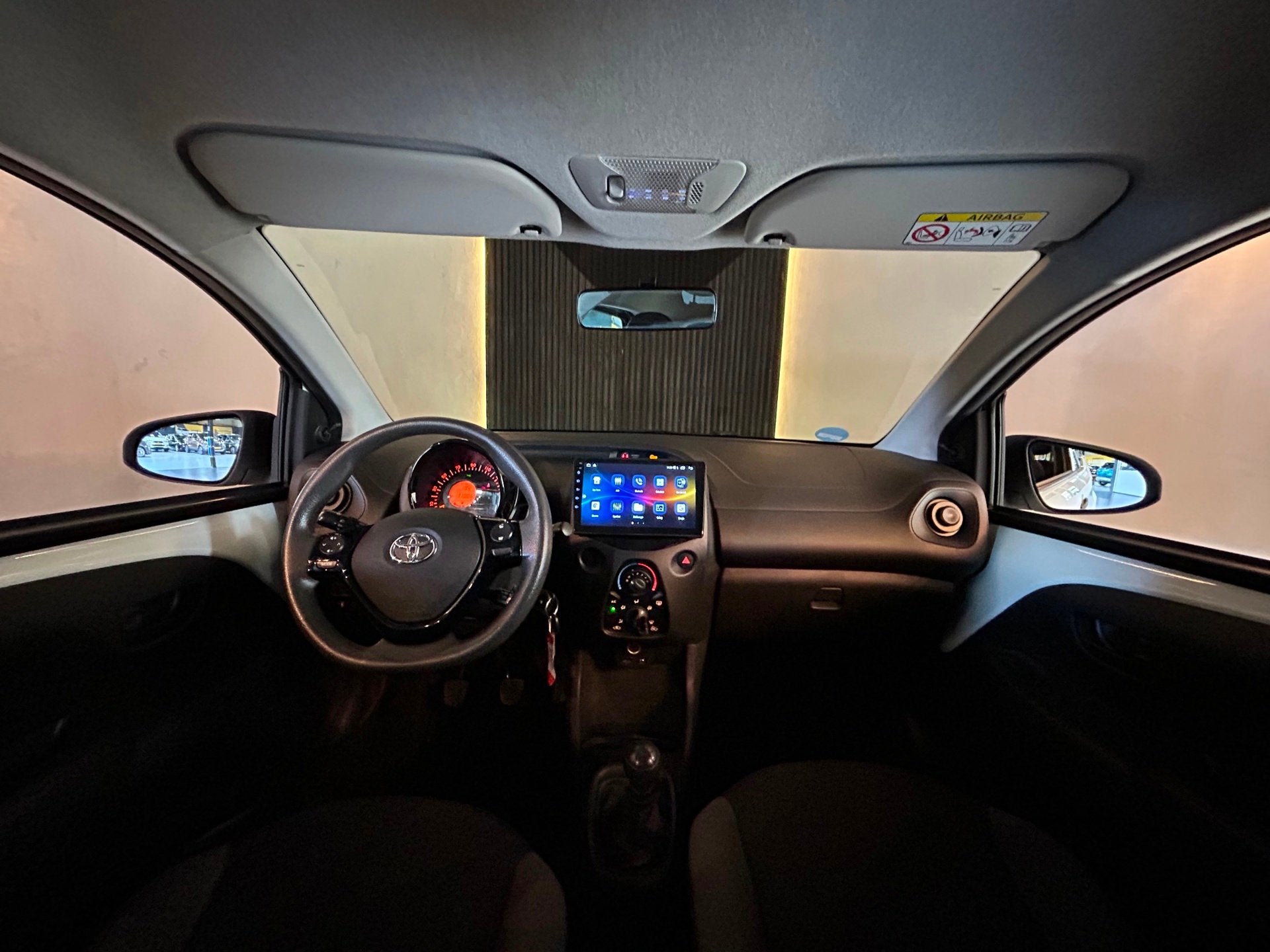 Toyota Aygo 1.0 VVT-i x-fun|NAP|CARPLAY|CRUISE|AIRCO|APK 07-, Auto's, Voorwielaandrijving, Gebruikt, Euro 6, 4 stoelen