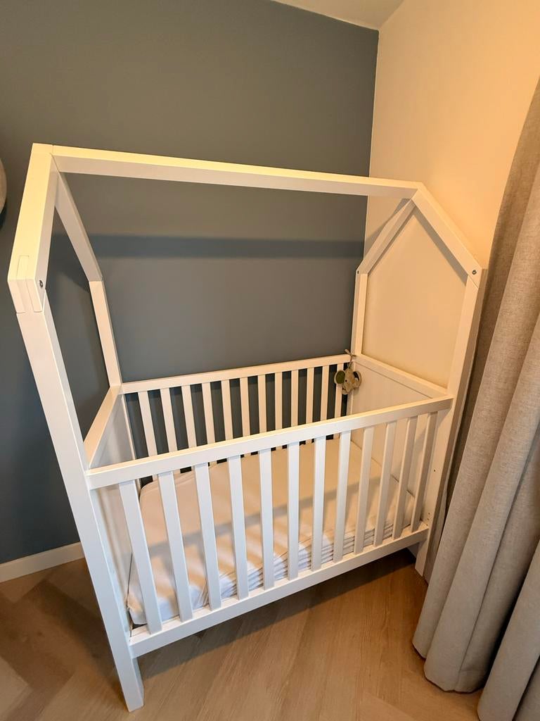 Bopita huisjes bed - Wit ledikant met dakframe, Ophalen, Gebruikt, Ledikant