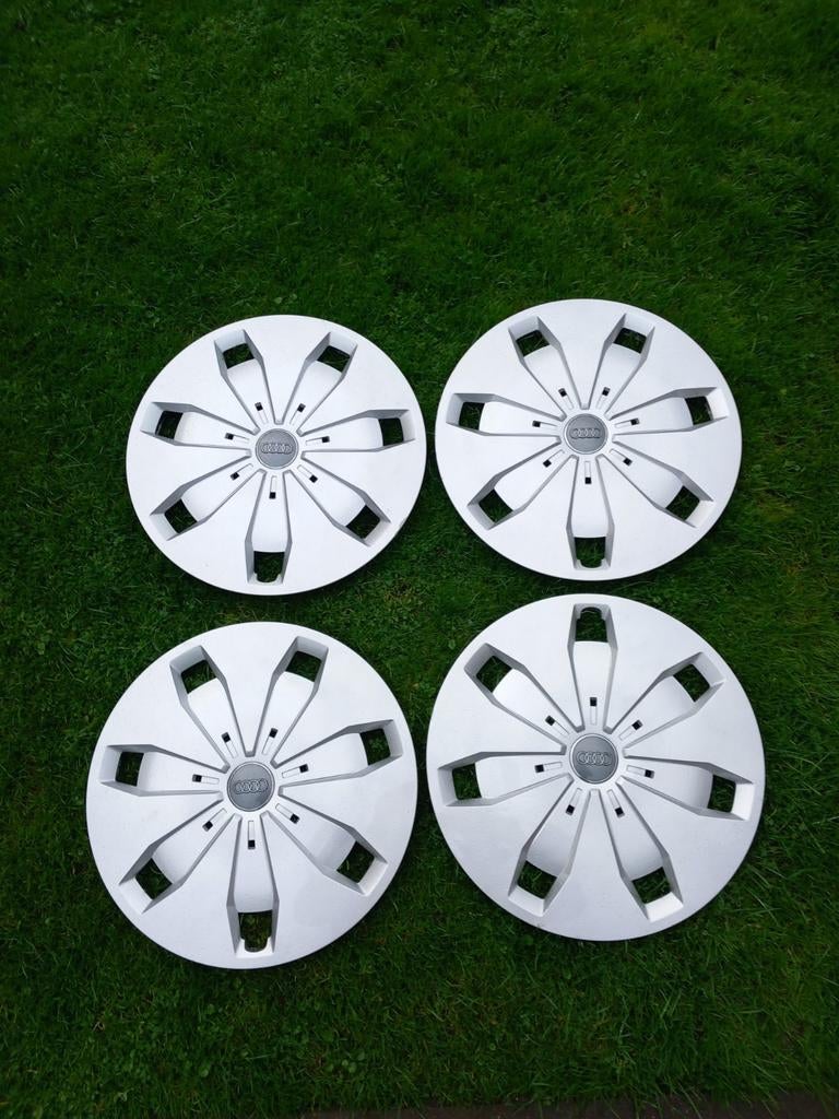 Audi wieldoppen set 16 inch., Ophalen of Verzenden, Zo goed als nieuw