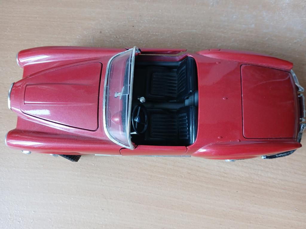 Prachtige oude  lancia auto, Hobby en Vrije tijd, Modelauto's | 1:43, Ophalen, Zo goed als nieuw, Auto, Overige merken