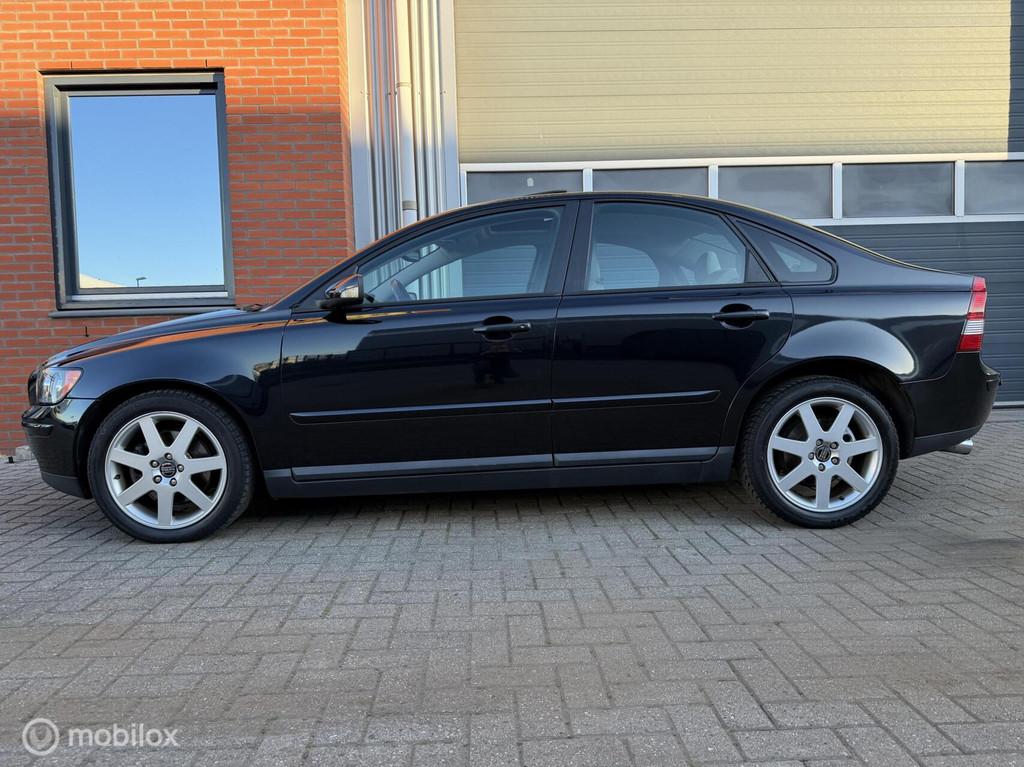 Volvo S40 2.5 T5 Geartr. Exclusive - schuifdak - dealer o/h, Gebruikt, Beige, 700 kg, Sedan