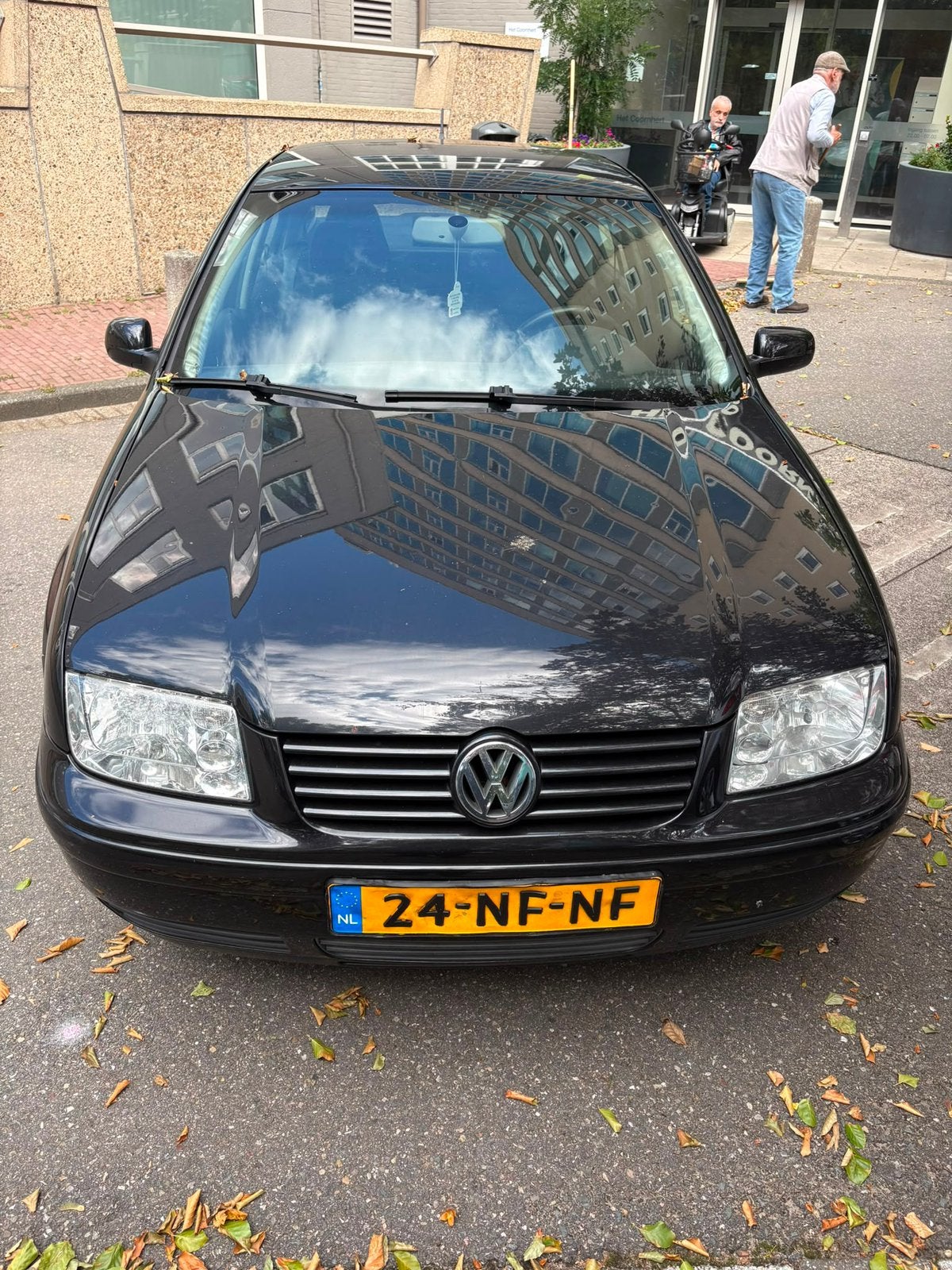Volkswagen Bora 1.6 75KW AUT 2003 Zwart, Auto's, Volkswagen, Bora, 4 cilinders, 1200 kg, Sedan