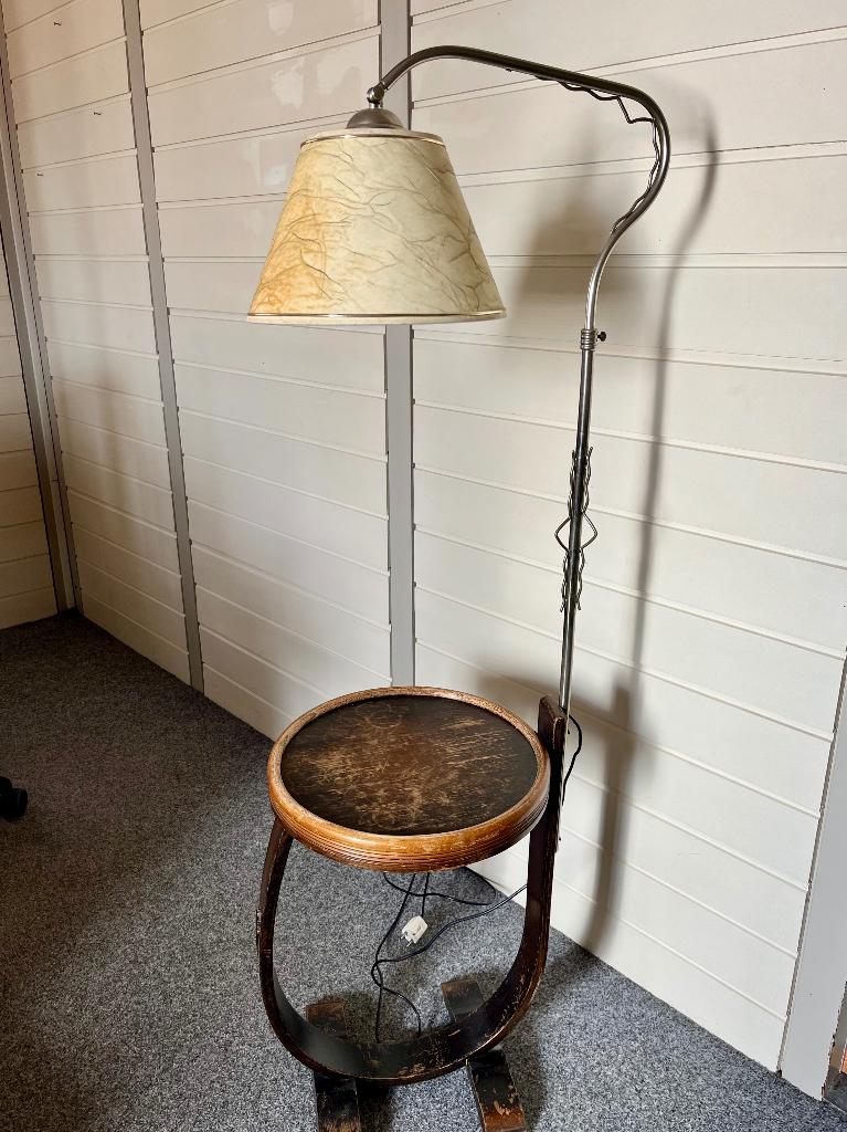 Antieke vloerlamp met tafeltje – vintage jaren 30, Ophalen, Gebruikt
