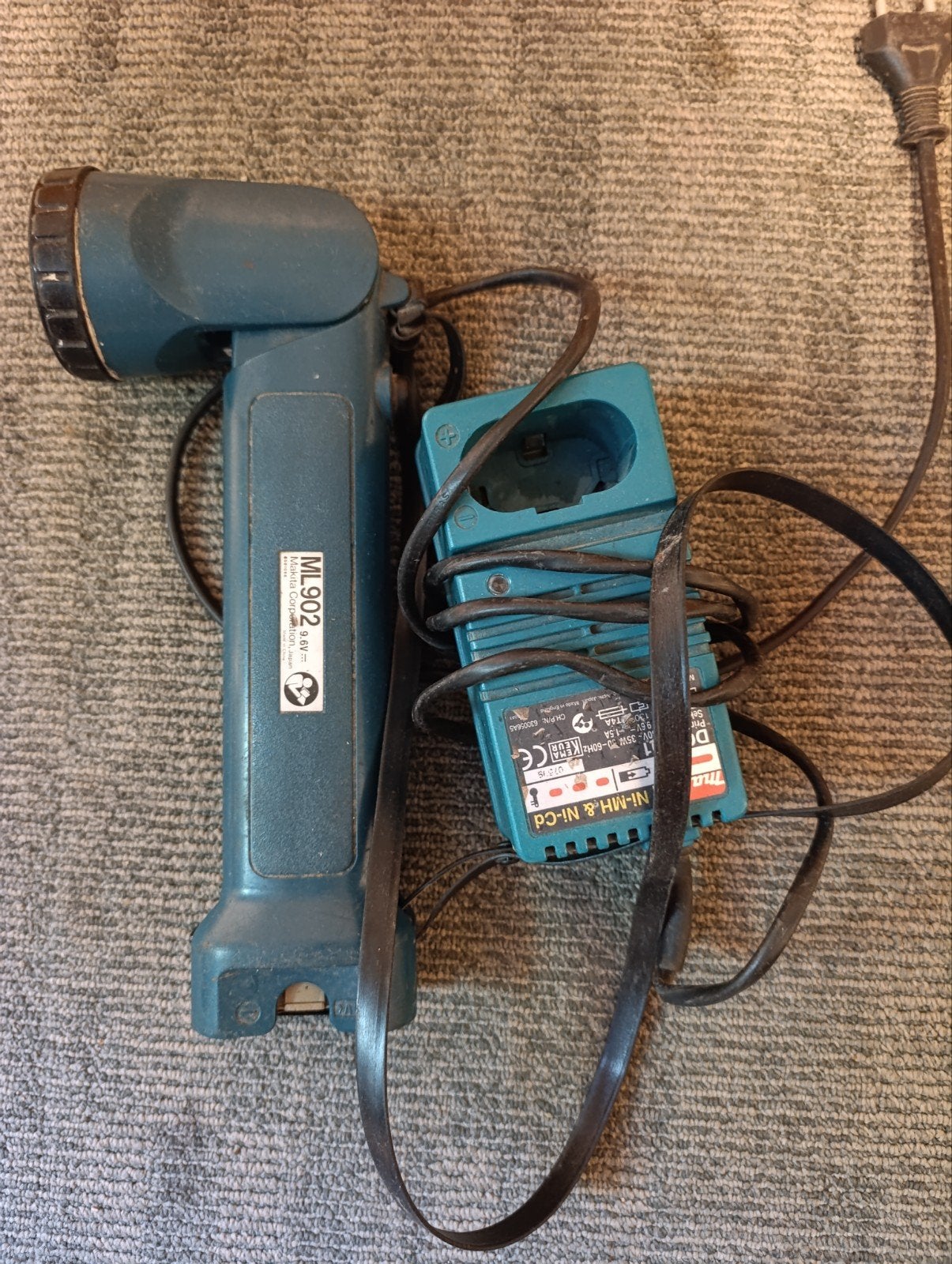 Makita ML902 zaklamp met lader - Gebruikt, Ophalen of Verzenden, Gebruikt, Overige typen, Makita