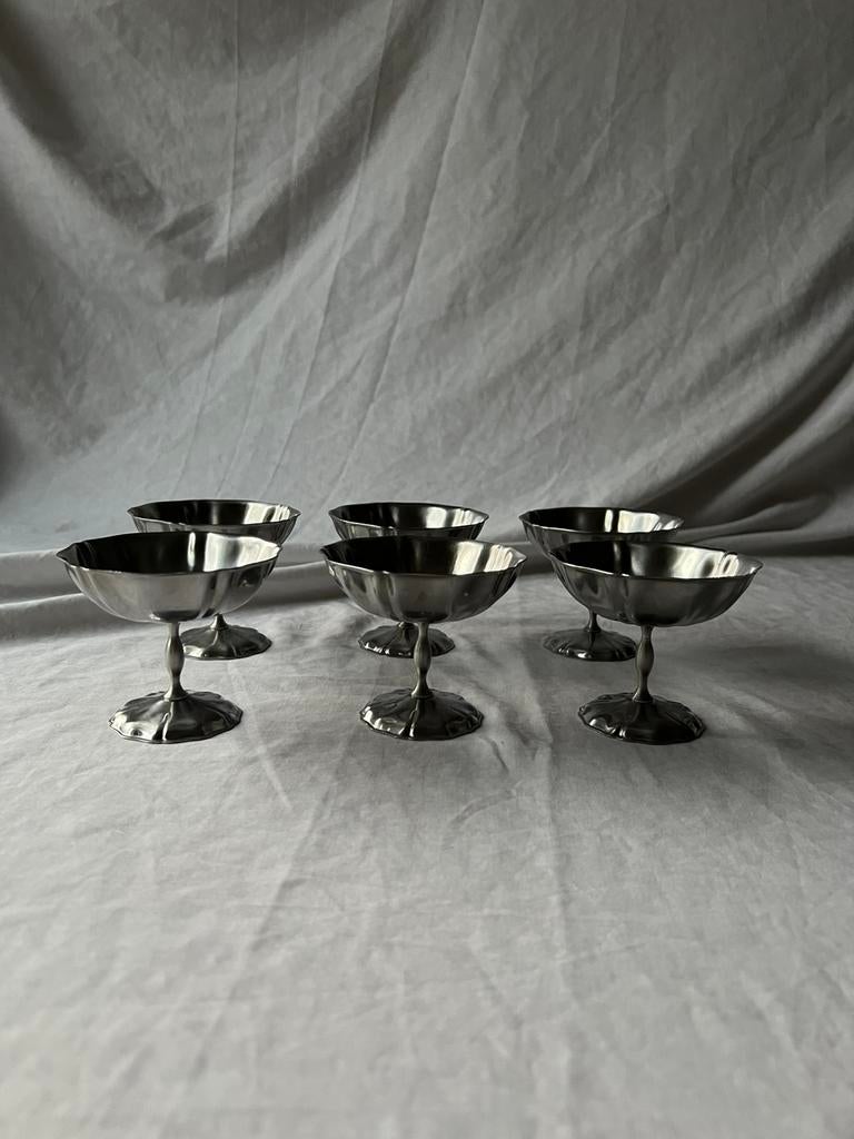 Vintage Franse RVS tulpvormige inox dessert- of ijscoupes, Huis en Inrichting, Keuken | Servies, Overige typen, Overige stijlen