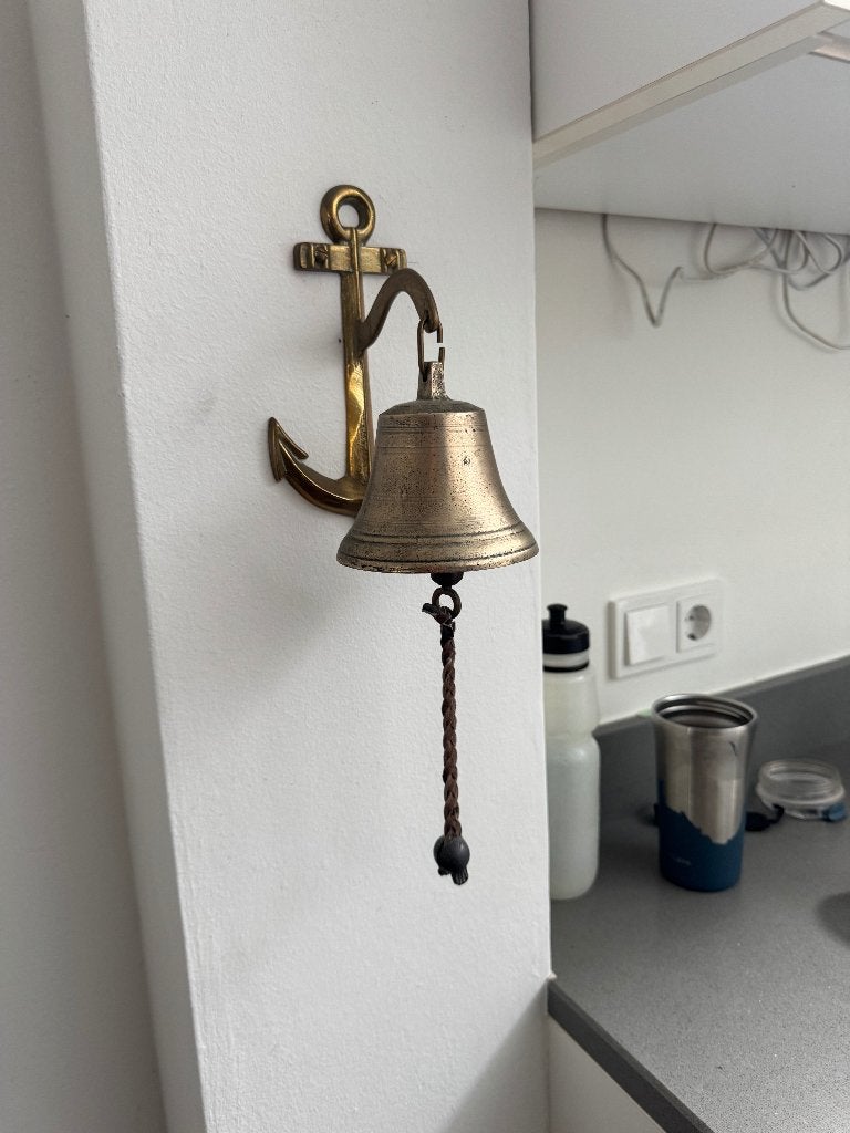 Massief messing scheepsbel met Prachtige klank!, Antiek en Kunst, Antiek | Koper en Brons, Ophalen, Koper