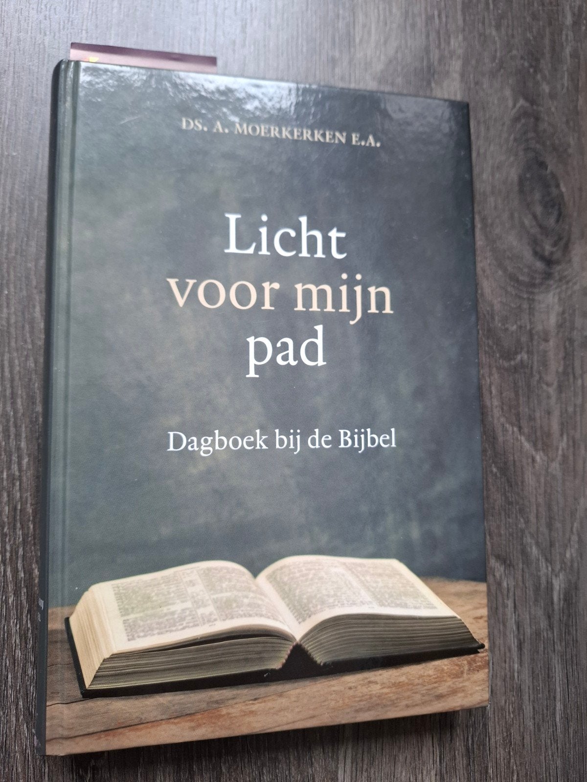 Licht voor mijn pad - Dagboek bij de Bijbel, Ophalen of Verzenden, Zo goed als nieuw, Ds. A. Moerkerken e.a., Christendom | Protestants