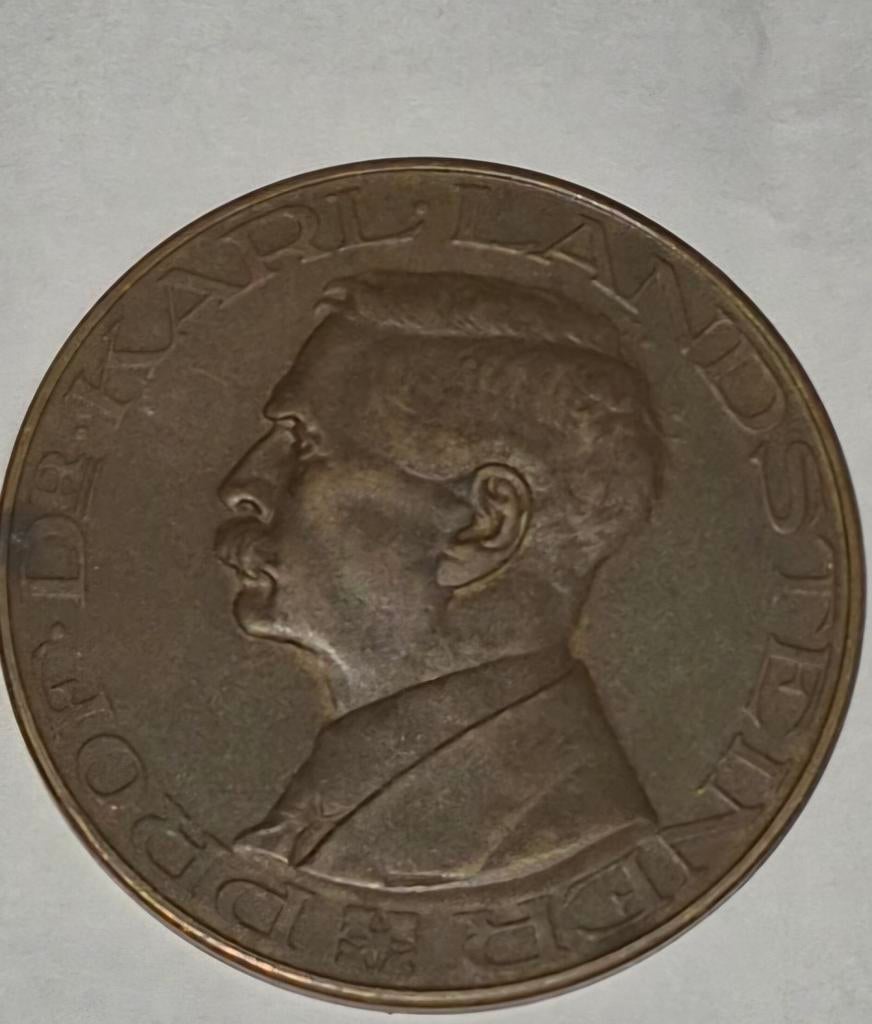 Herinneringspenning Professor Dr. Karl Landsteiner, Postzegels en Munten, Ophalen of Verzenden, Overige materialen