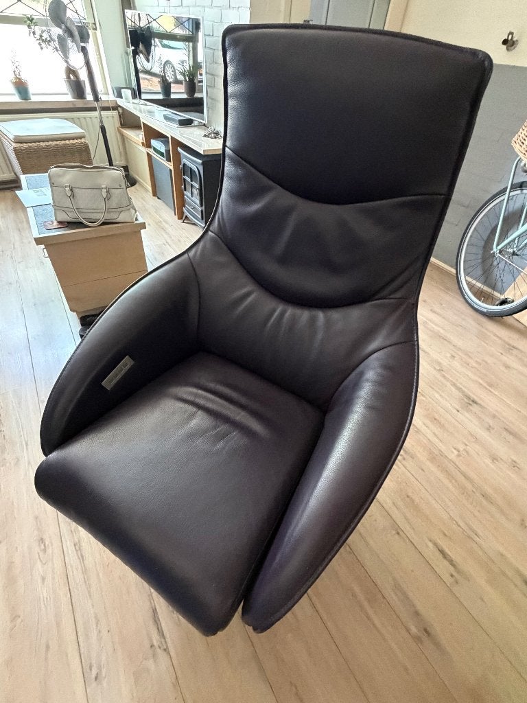 electrische (draai)stoel van Prominent, Huis en Inrichting, Fauteuils, Ophalen, Gebruikt, 75 tot 100 cm, Leer
