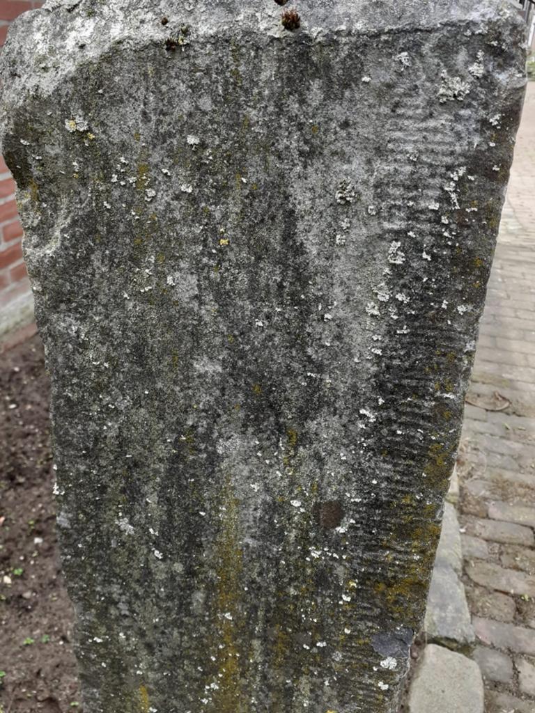 2 Arduinen Hardstenen Grenspalen, Ophalen