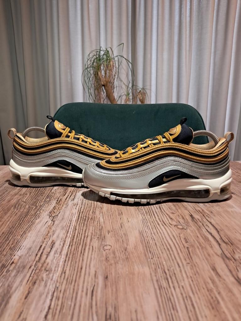 Nike Air Max 97 Premium 'Silver & Gold' Size 37,5, Kleding | Dames, Schoenen, Nieuw, Sneakers of Gympen, Zwart, Ophalen of Verzenden