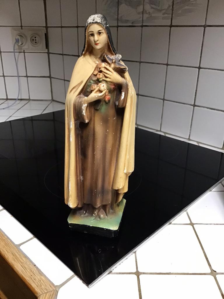 Oud gipsen beeld heilige Theresia, Antiek en Kunst, Antiek | Religie, Ophalen of Verzenden