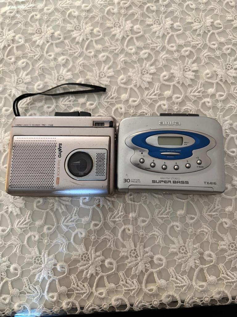 Aiwa TX416 Walkman en Sanyo Talkbook TRC-1148  defect, Ophalen of Verzenden, Walkman