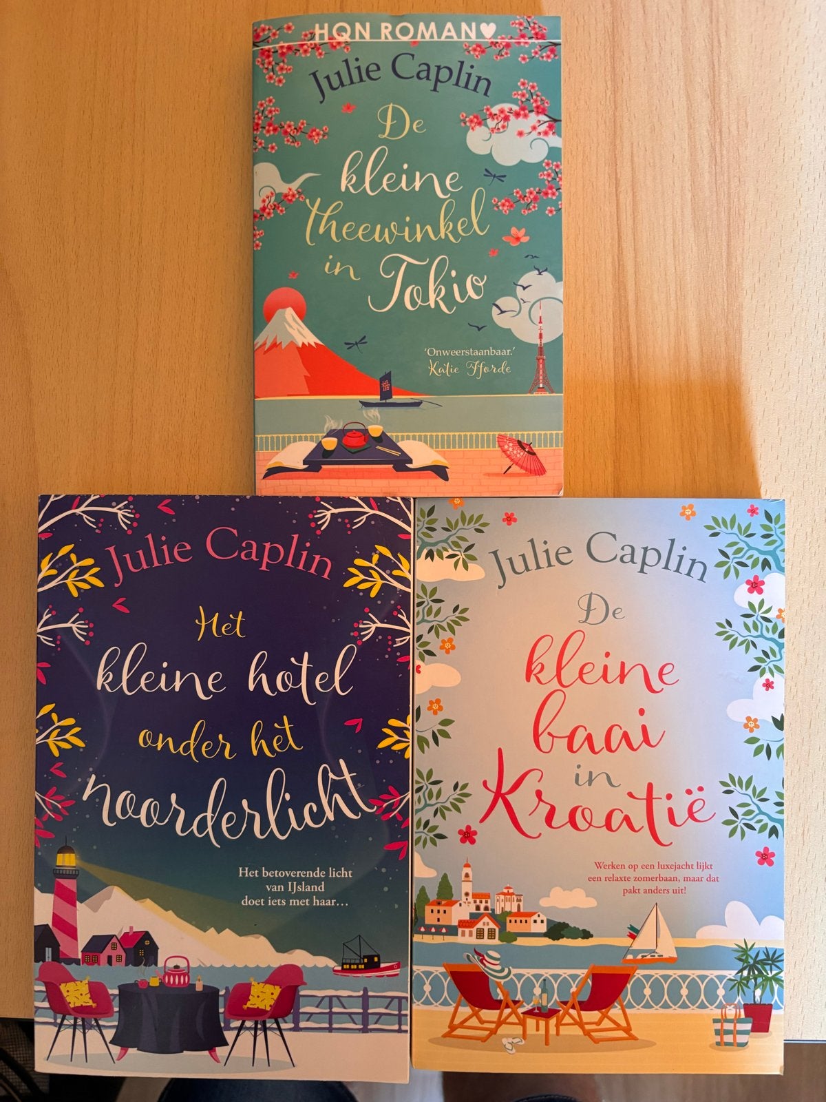 Julie Caplin boeken: De kleine theewinkel in Tokio e.a., Ophalen of Verzenden, Zo goed als nieuw, Nederland