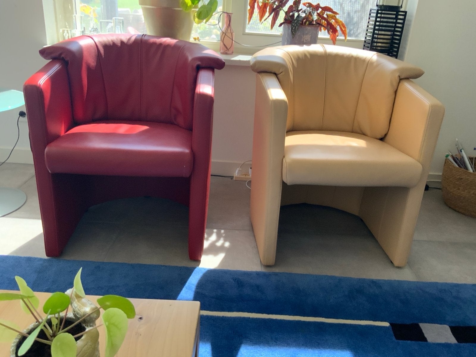 Set van 2 Rolf Benz fauteuils - rood en geel  leer, Ophalen, Twee, Overige kleuren, Leer