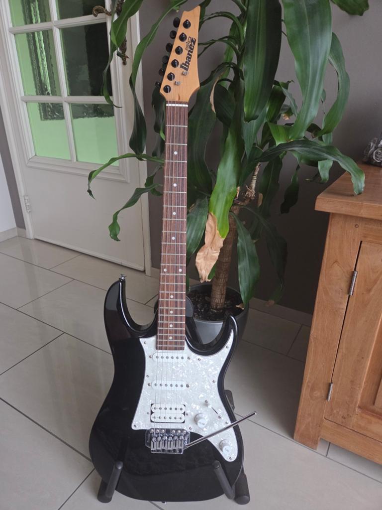 Ibanez GRX40JU-BKN Elektrische Gitaar - Zwart, Muziek en Instrumenten, Ophalen, Zo goed als nieuw, Solid body, Ibanez