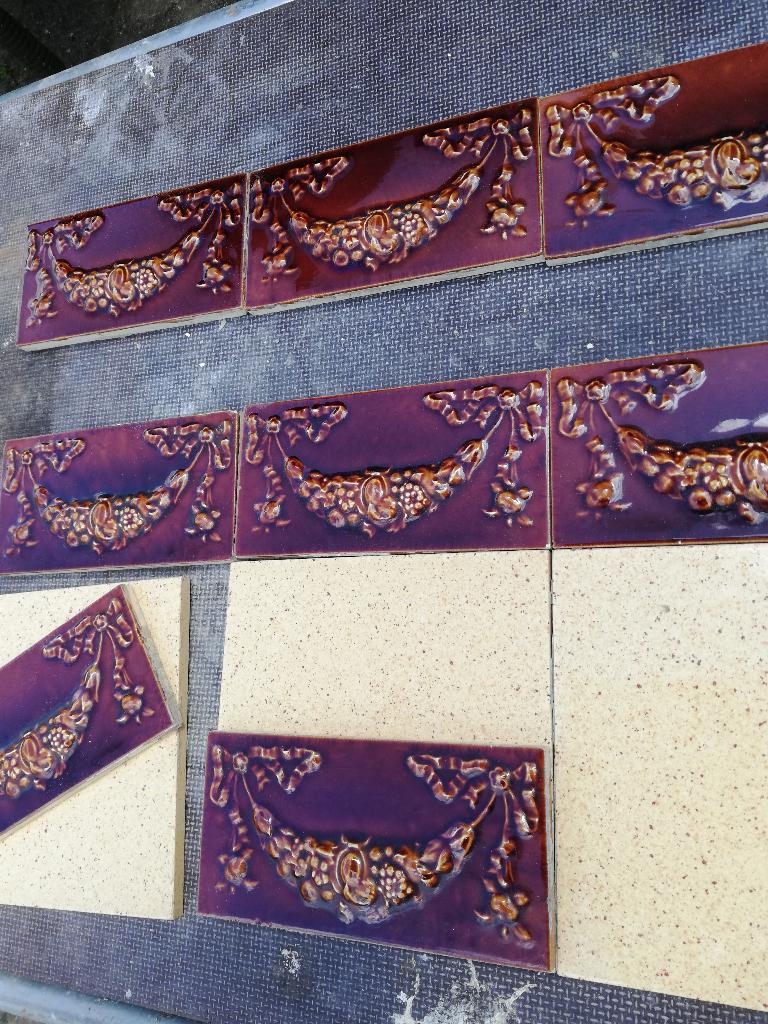 70 stuks Antieke randtegels roodbruin, 15x7,5 cm, guirlande, Antiek en Kunst, Ophalen