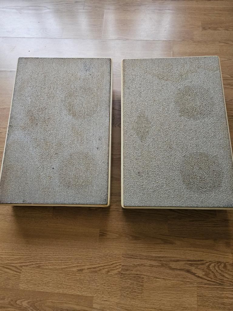 Niet moeders mooiste, maar oh zo bijzonder., Gebruikt, Minder dan 60 watt, Front, Rear of Stereo speakers, Ophalen