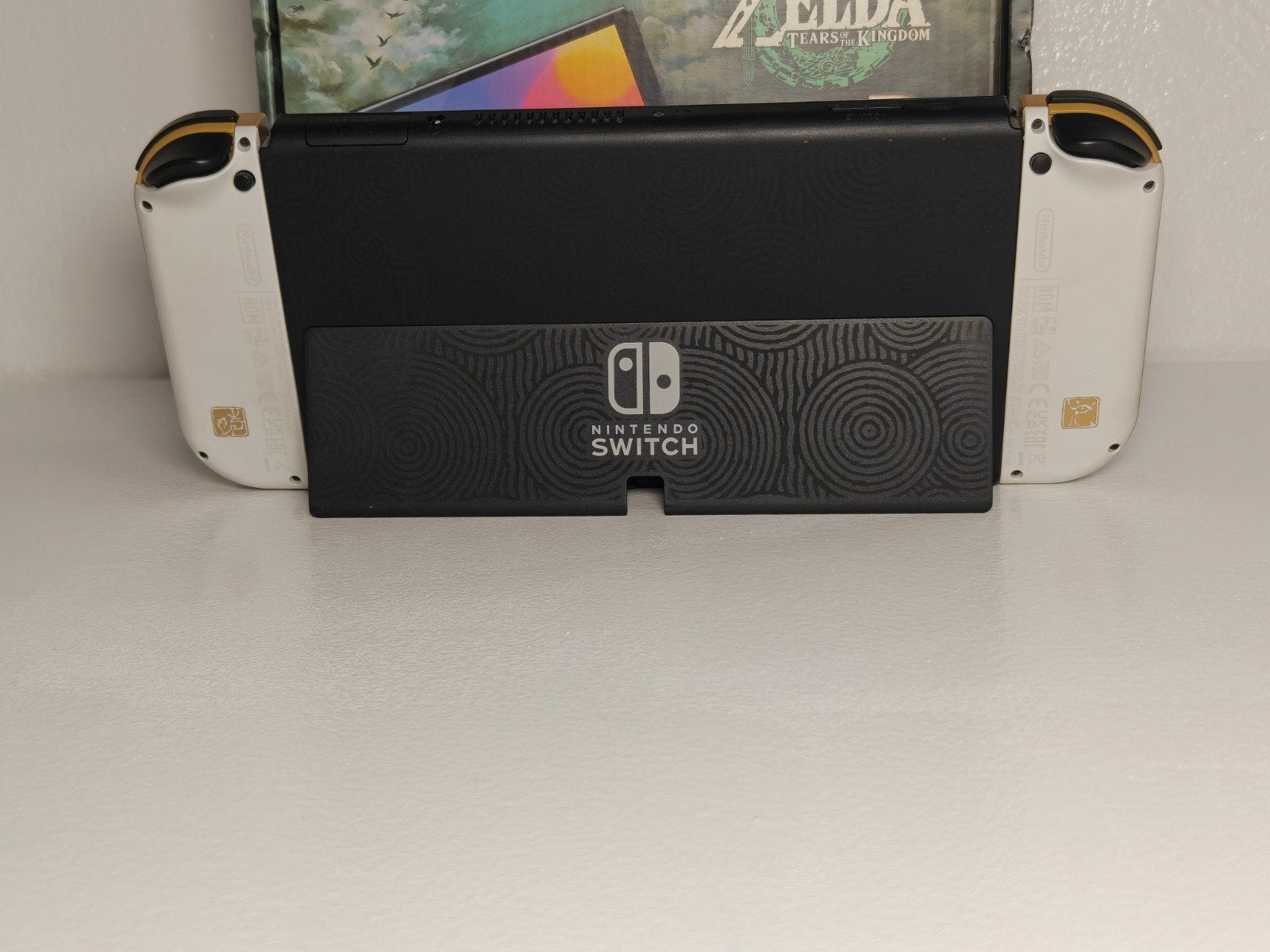 Nintendo Switch OLED Zelda Tears of the Kingdom Editie, Support@nintendo.com, Ophalen of Verzenden, Nintendo Co., Ltd., 11-1 Kamitoba Hokodate-cho, Minami-ku, Kyoto 601-8501, Japan