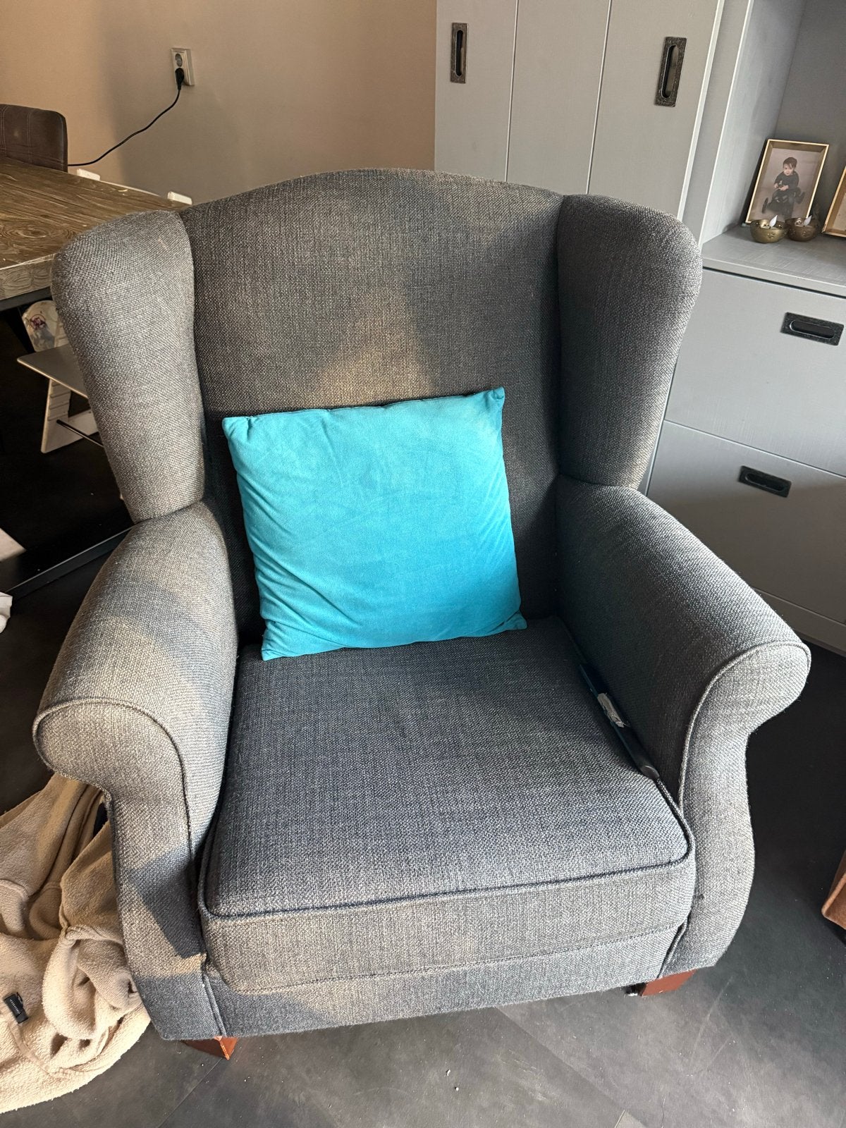 Gratis grijze stoel, Huis en Inrichting, Stoelen, Ophalen, Gebruikt, Eén, Stof