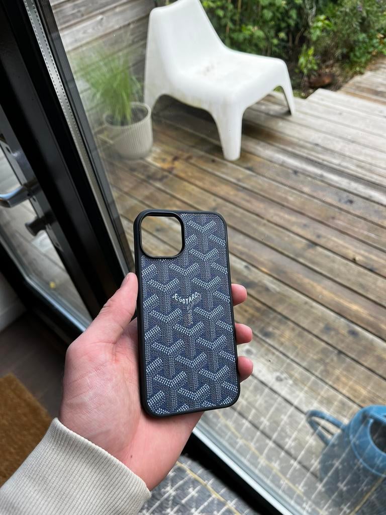 Goyard tekefoon hoesje donker blauw iphone 13-14, IPhone 13, Blauw, Nieuw, Hoesje of Tasje