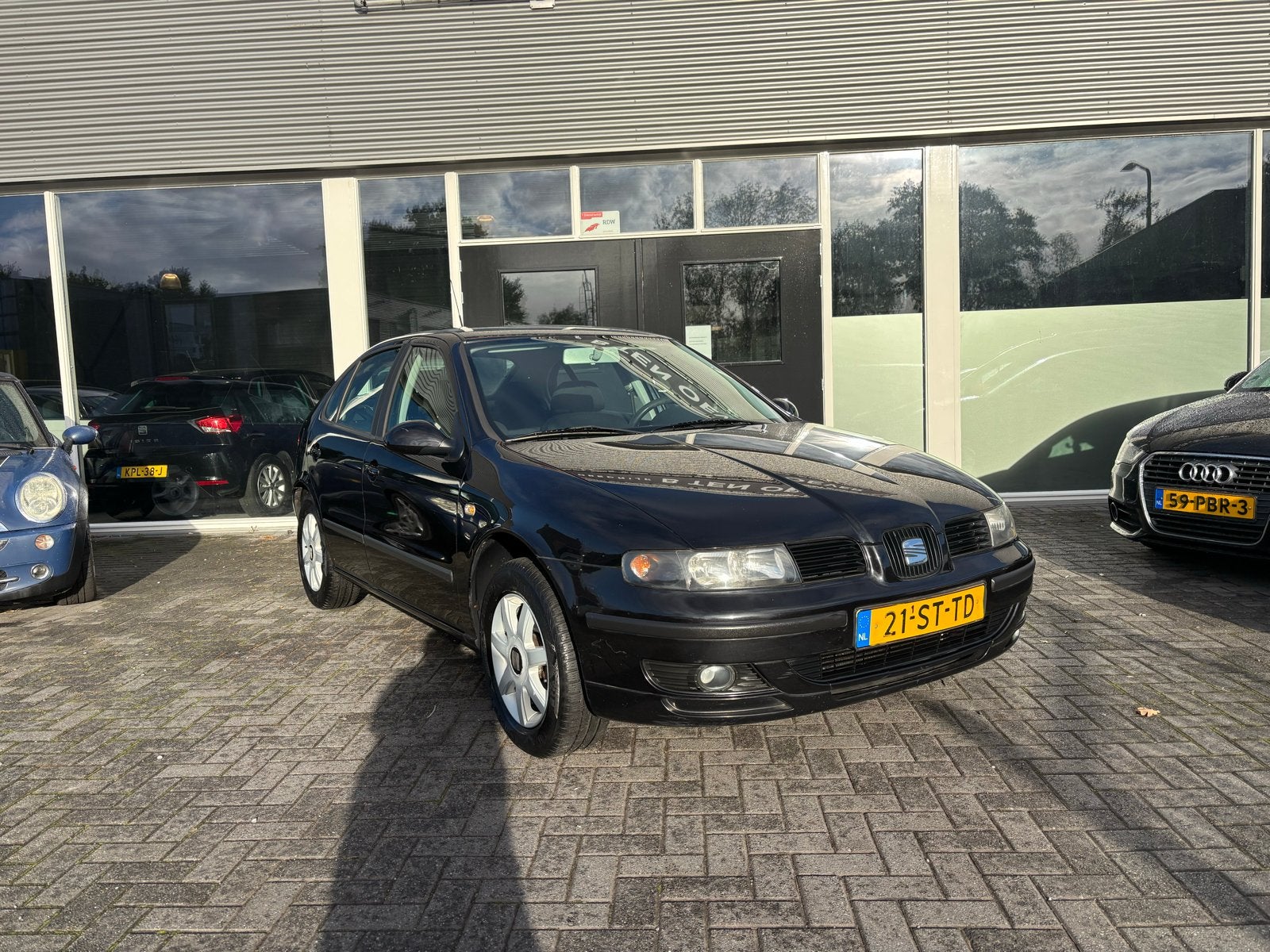Seat Leon 1.6 16V 77KW 2006 Zwart, Voorwielaandrijving, Stof, Zwart, Leon