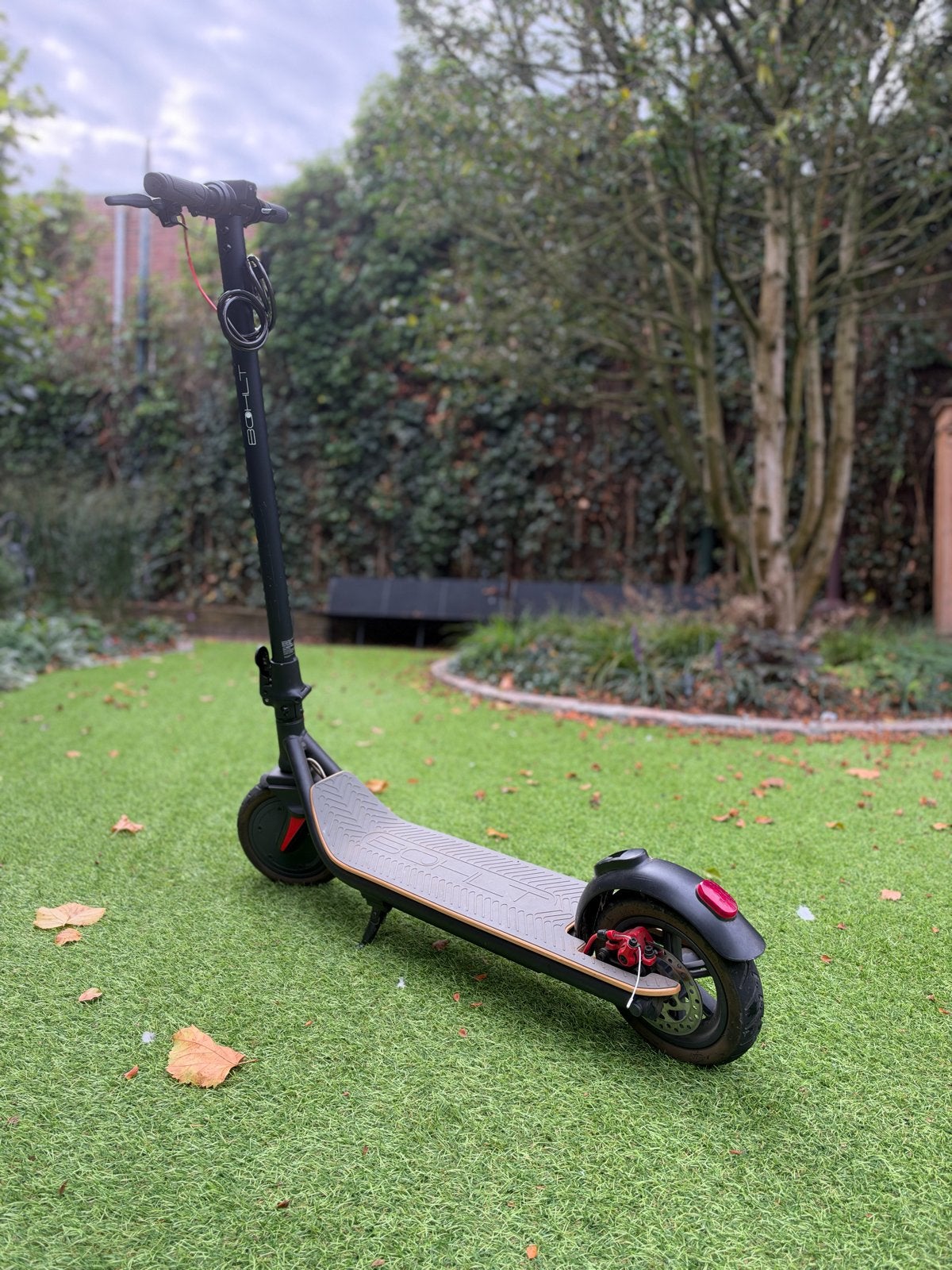 BOHLT E-step 9 PRO met display en goede accu, Ophalen, Zo goed als nieuw, Elektrische step (E-scooter)