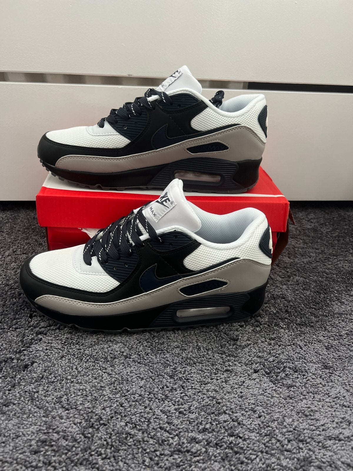 Nike Air Max 90 - Nieuw in doos, Kleding | Heren, Schoenen, Ophalen of Verzenden, Nieuw, Wit, Sneakers of Gympen