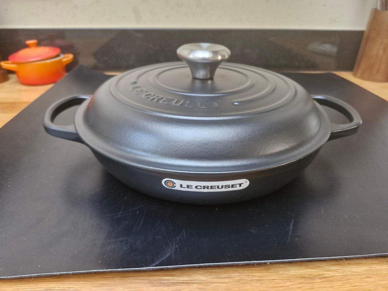 Le Creuset Campagnard 26cm 'Mat Zwart', Nieuw, Le Creuset, Ophalen of Verzenden, Braadpan